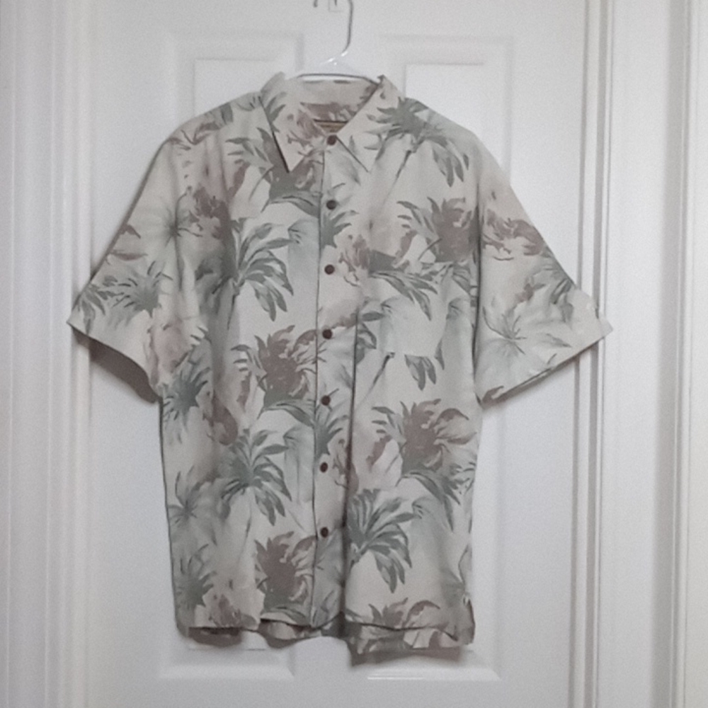 Men's silk Hawaiian Button Up Shirt Caribbean Joe Large